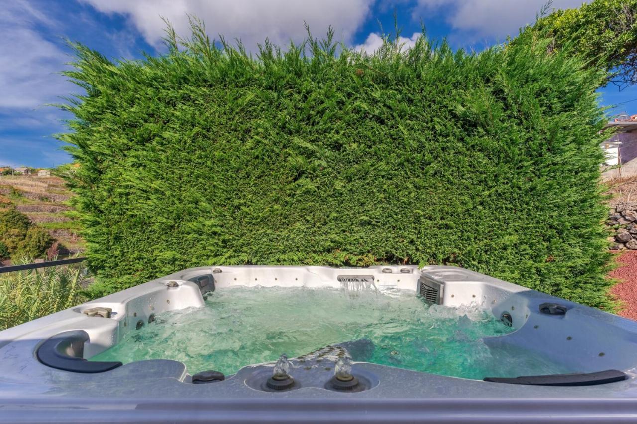 Cozy Villa Flora By Hr Madeira Estreito Da Calheta Esterno foto